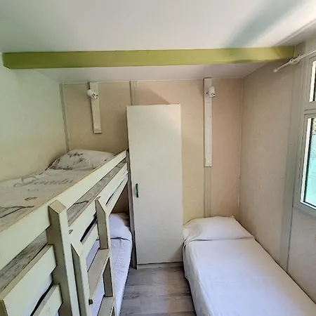 Avignon, Joli En Campagne Tres Proche De La Campsite *